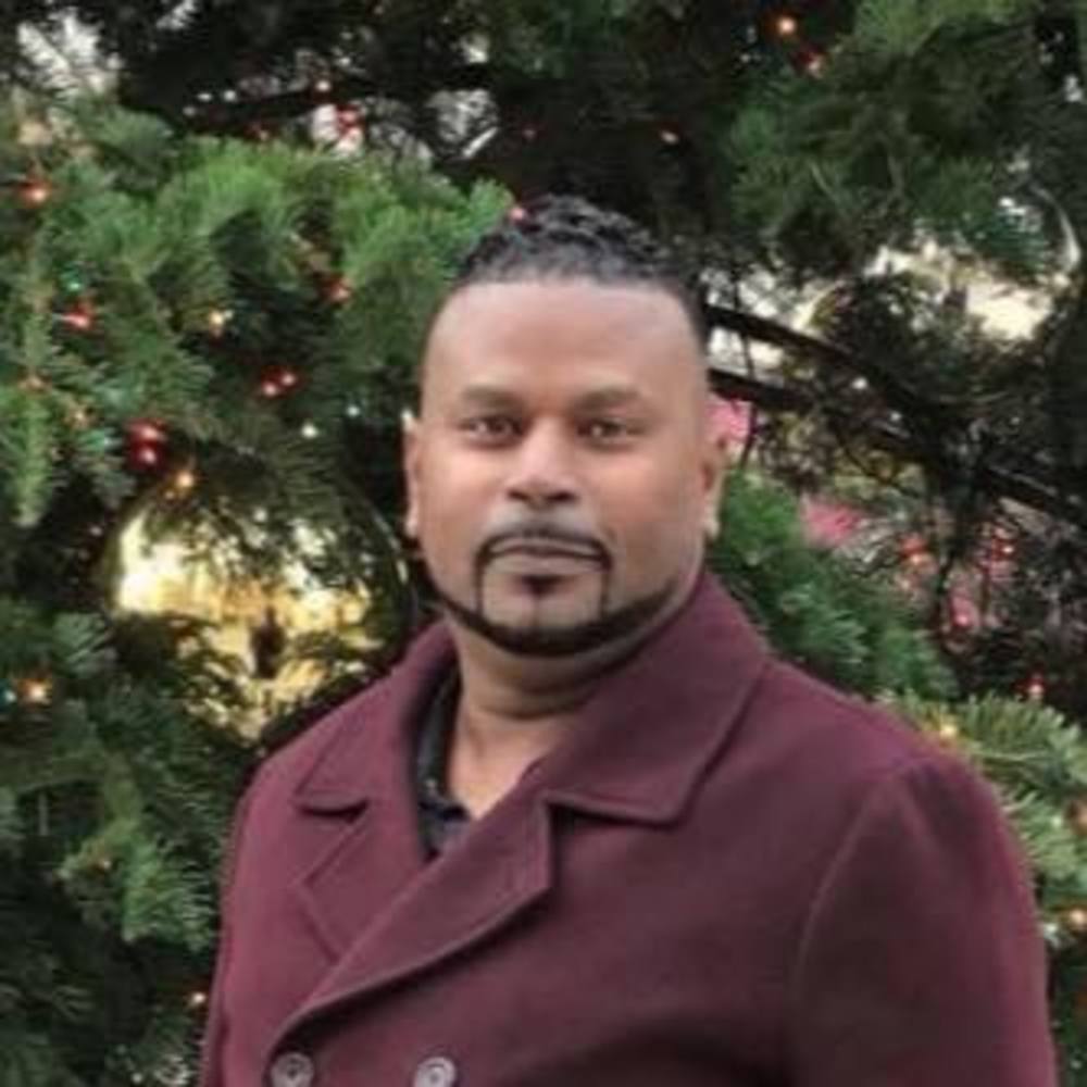 Meet your Posher, Santos